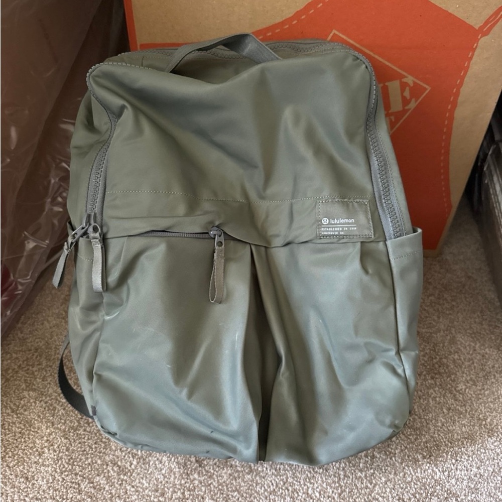 Lululemon backpack 23L